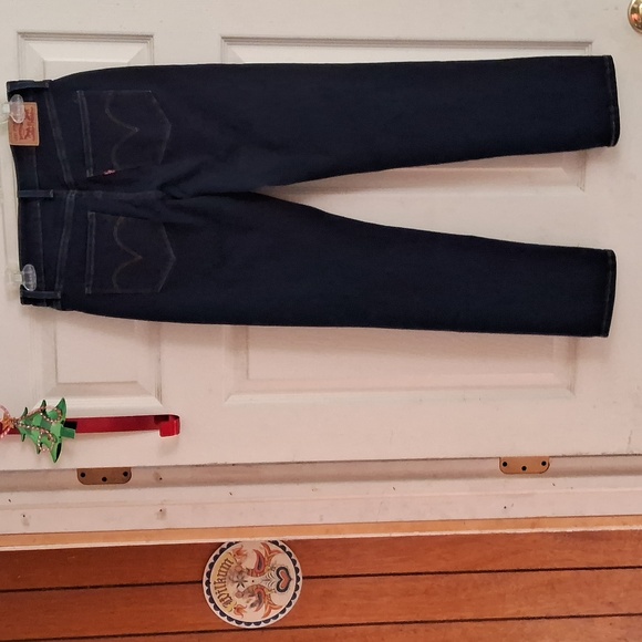 Levi's woman size 6 classic mid-rise skinny jeans - Picture 2 of 6